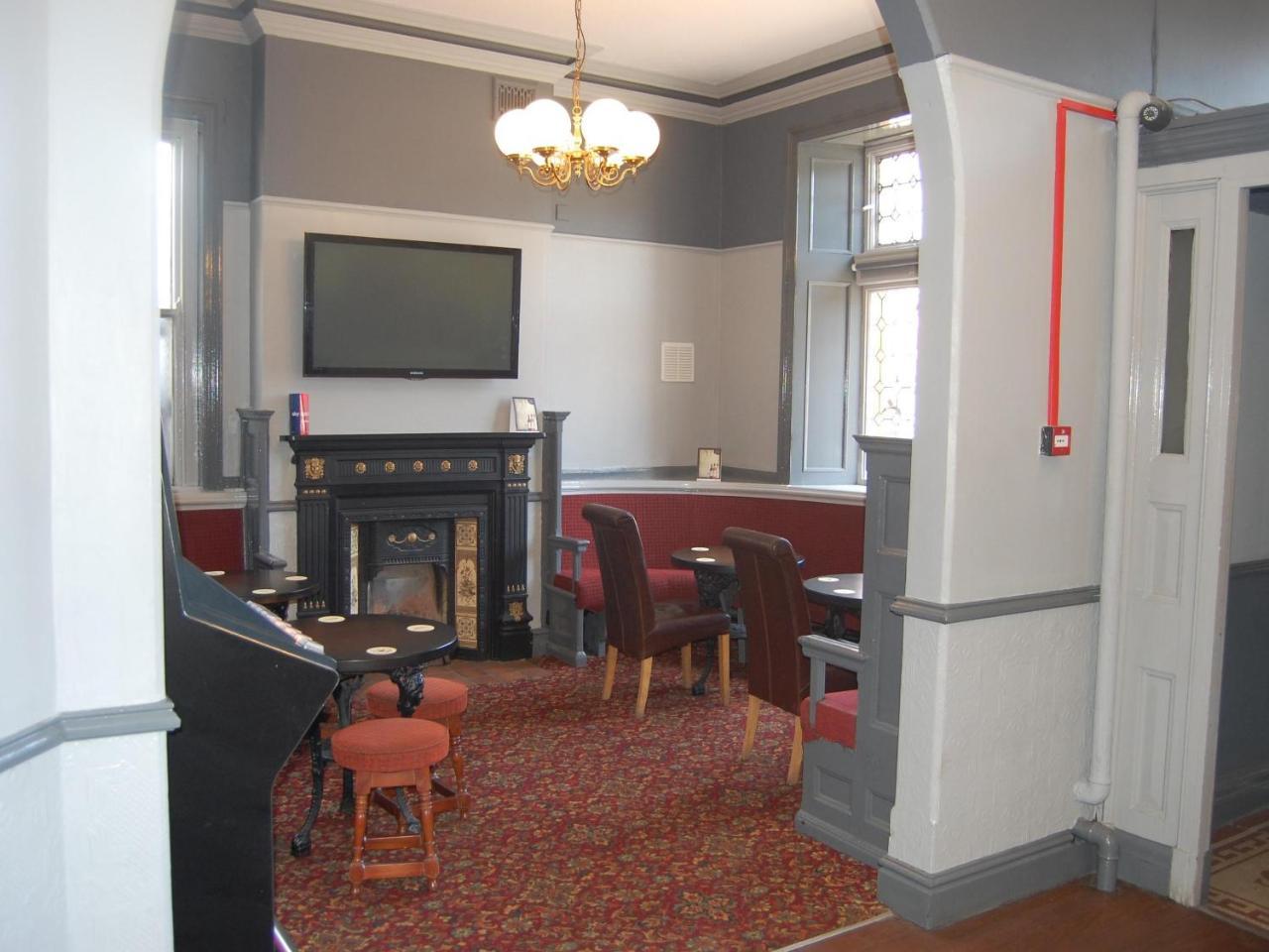 The Kings Head Bed & Breakfast Warrington Exterior photo